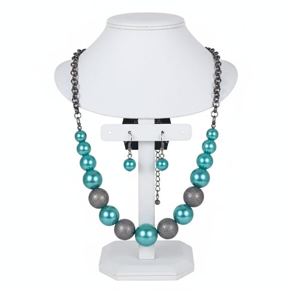 Paparazzi Turquoise & Silver Beaded Necklace & Matching Turquoise Bead Earrings - Picture 1 of 3